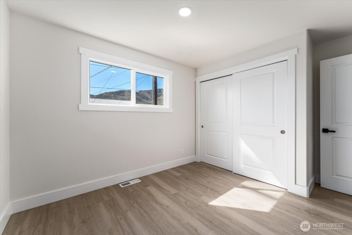 916 E Johnson Avenue Chelan WA 98816