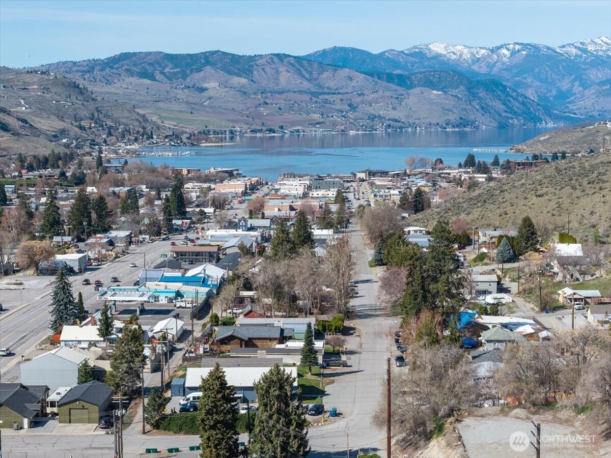916 E Johnson Avenue Chelan WA 98816