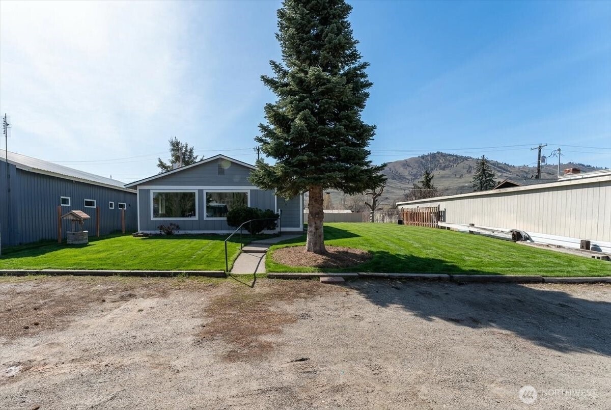 916 E Johnson Avenue Chelan WA 98816