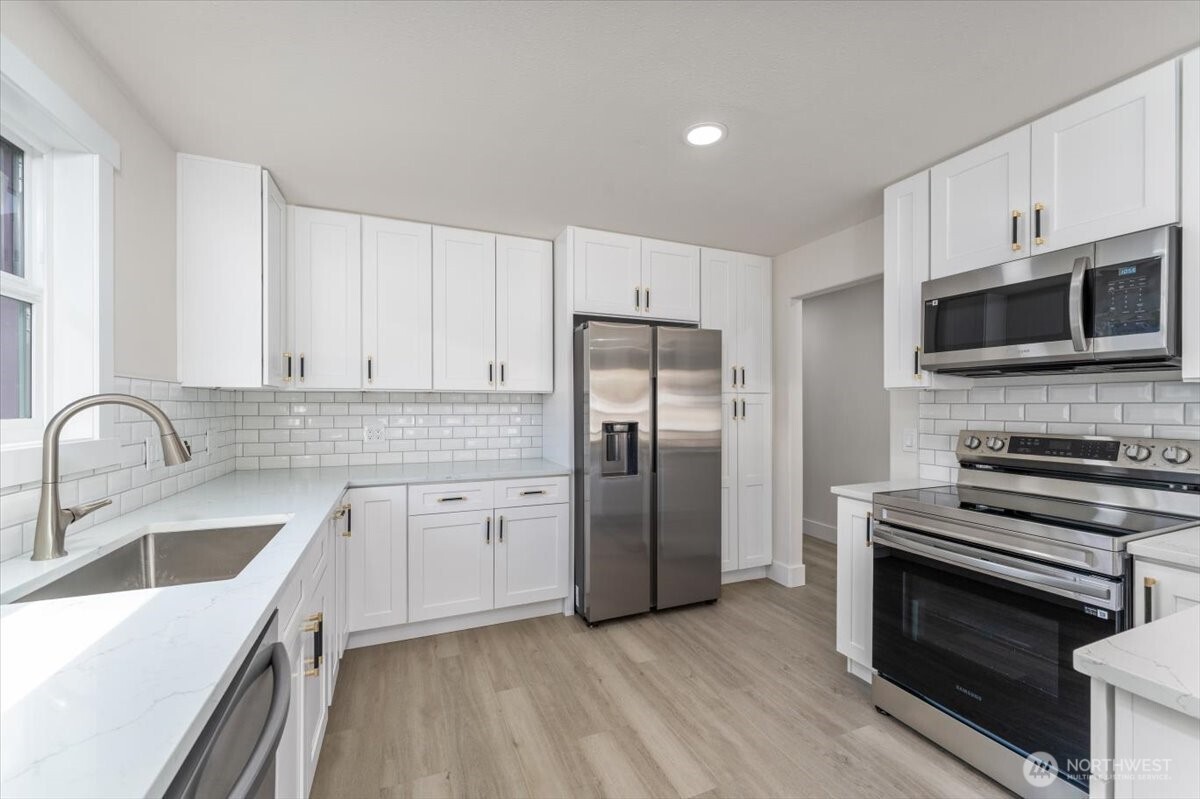 916 E Johnson Avenue Chelan WA 98816