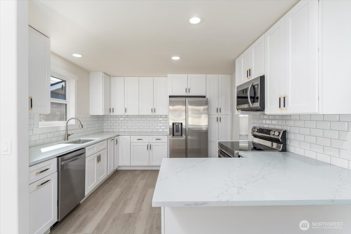 916 E Johnson Avenue Chelan WA 98816
