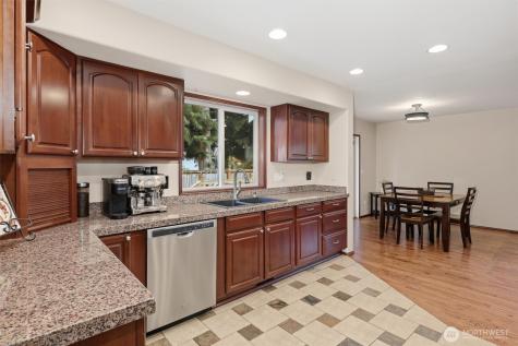 15405 204th Avenue SE Renton WA 98059