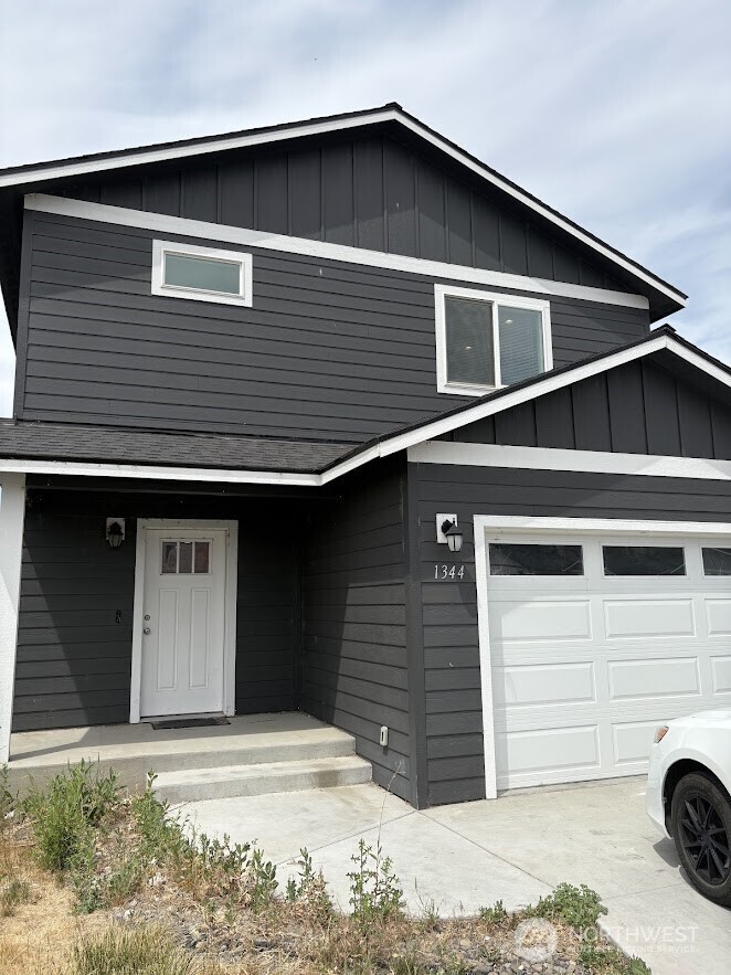 1344 Theo Way Rock Island WA 98850