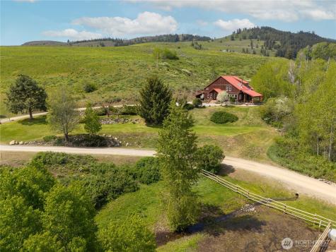 373 Rendezvous Road Winthrop WA 98862