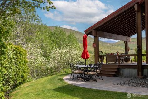 373 Rendezvous Road Winthrop WA 98862