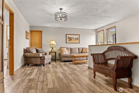 373 Rendezvous Road Winthrop WA 98862