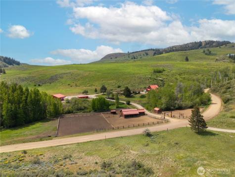 373 Rendezvous Road Winthrop WA 98862