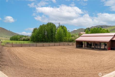 373 Rendezvous Road Winthrop WA 98862