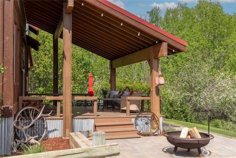 373 Rendezvous Road Winthrop WA 98862