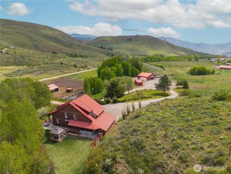 373 Rendezvous Road Winthrop WA 98862