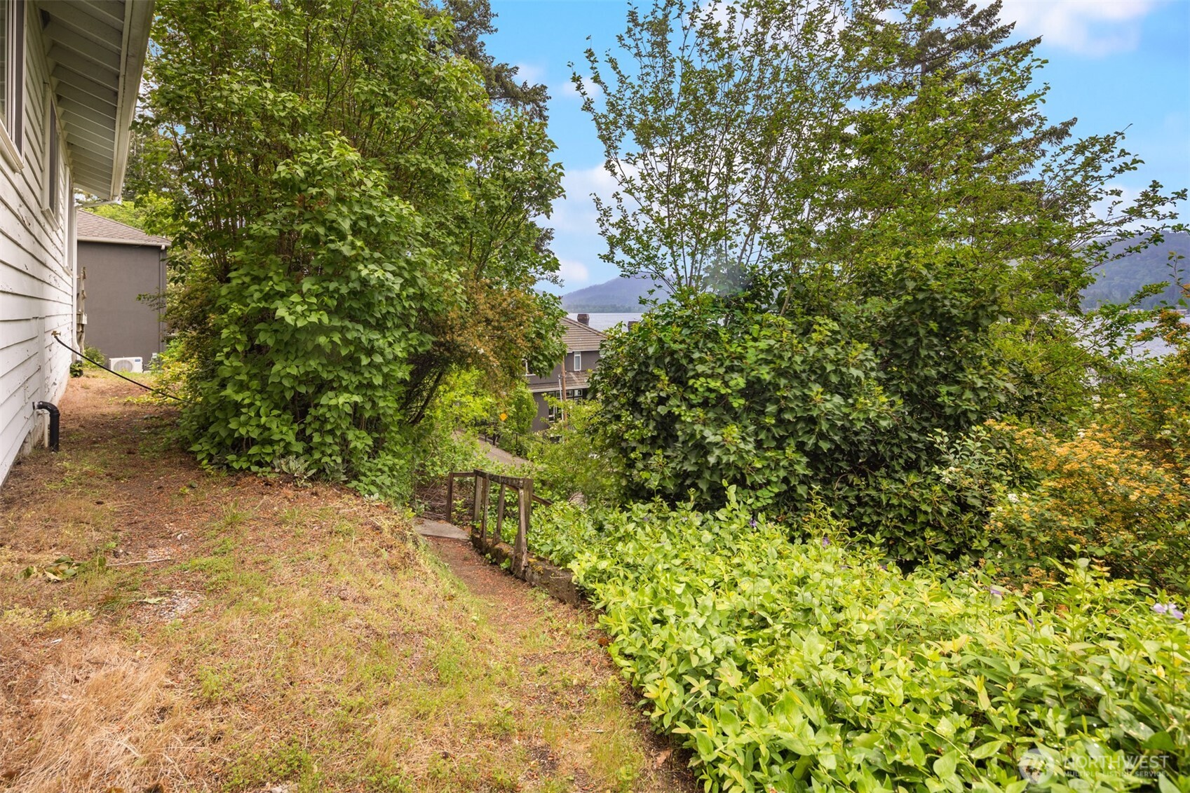 3027 E Lake Sammamish Parkway SE Sammamish WA 98075