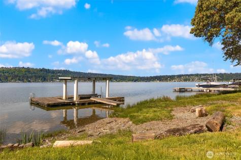 3027 E Lake Sammamish Parkway SE Sammamish WA 98075
