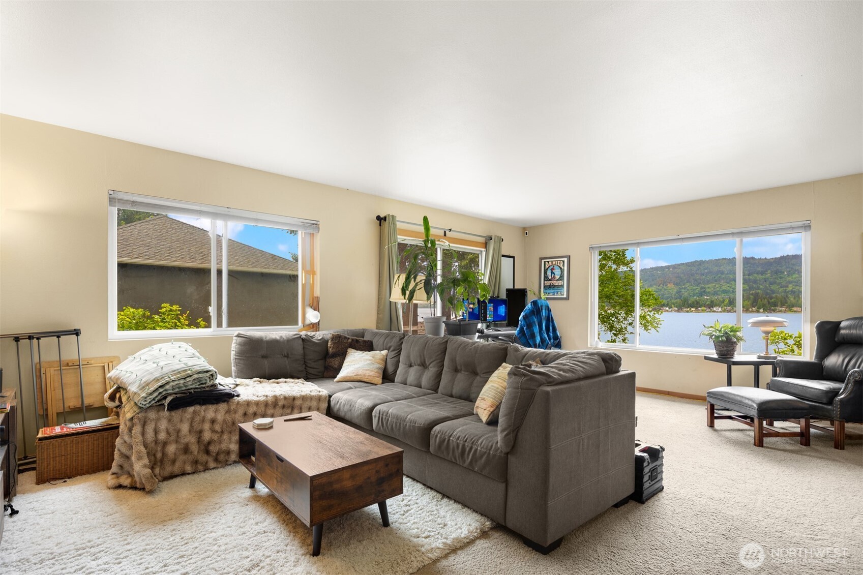 3027 E Lake Sammamish Parkway SE Sammamish WA 98075