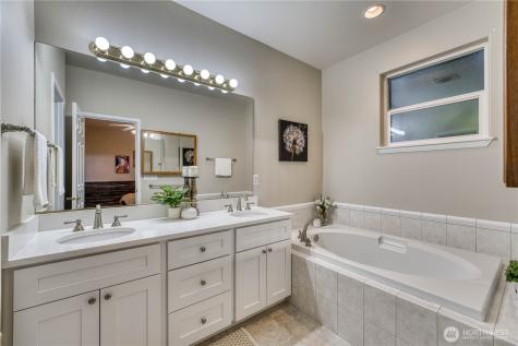 7061 SW Dunraven Lane Port Orchard WA 98367