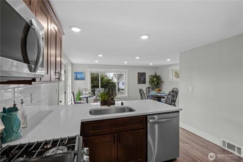 5526 20th Avenue S Seattle WA 98108
