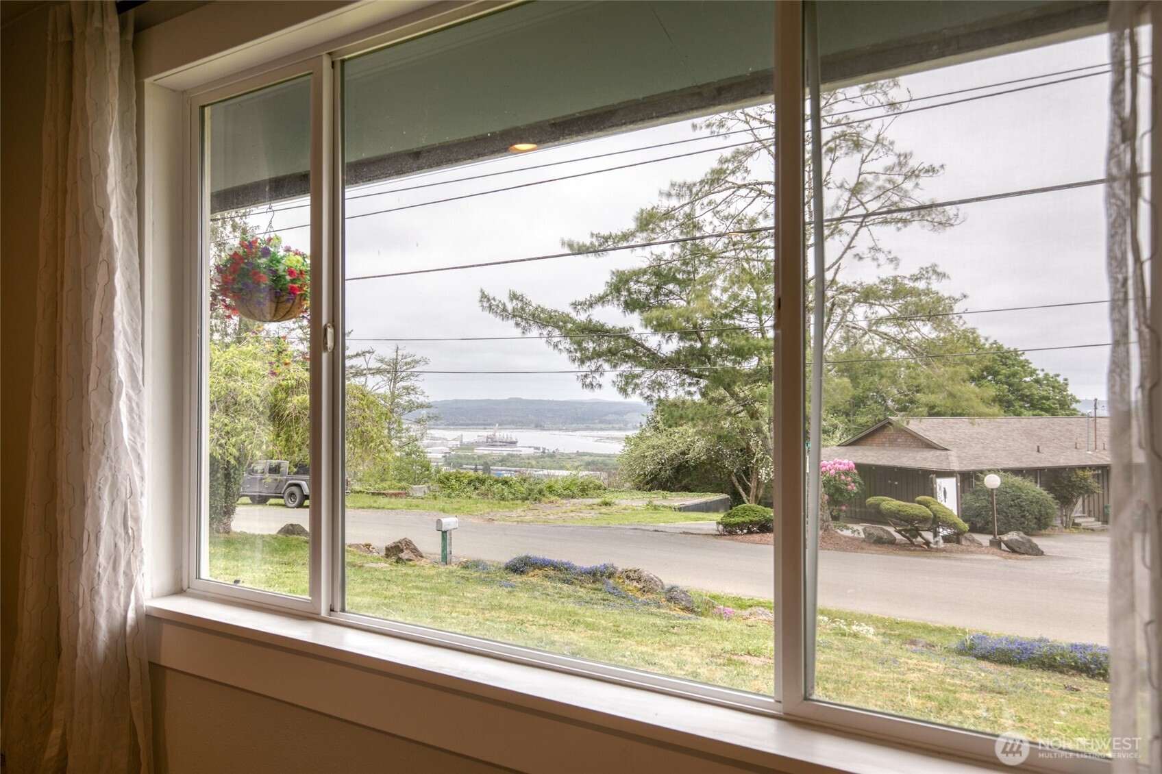 425 Beacon Hill Drive Hoquiam WA 98550