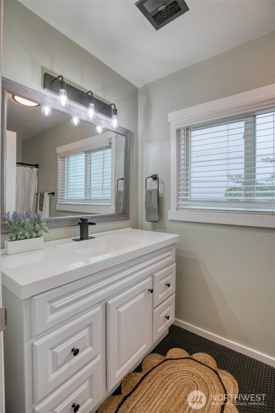 425 Beacon Hill Drive Hoquiam WA 98550