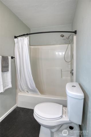 425 Beacon Hill Drive Hoquiam WA 98550