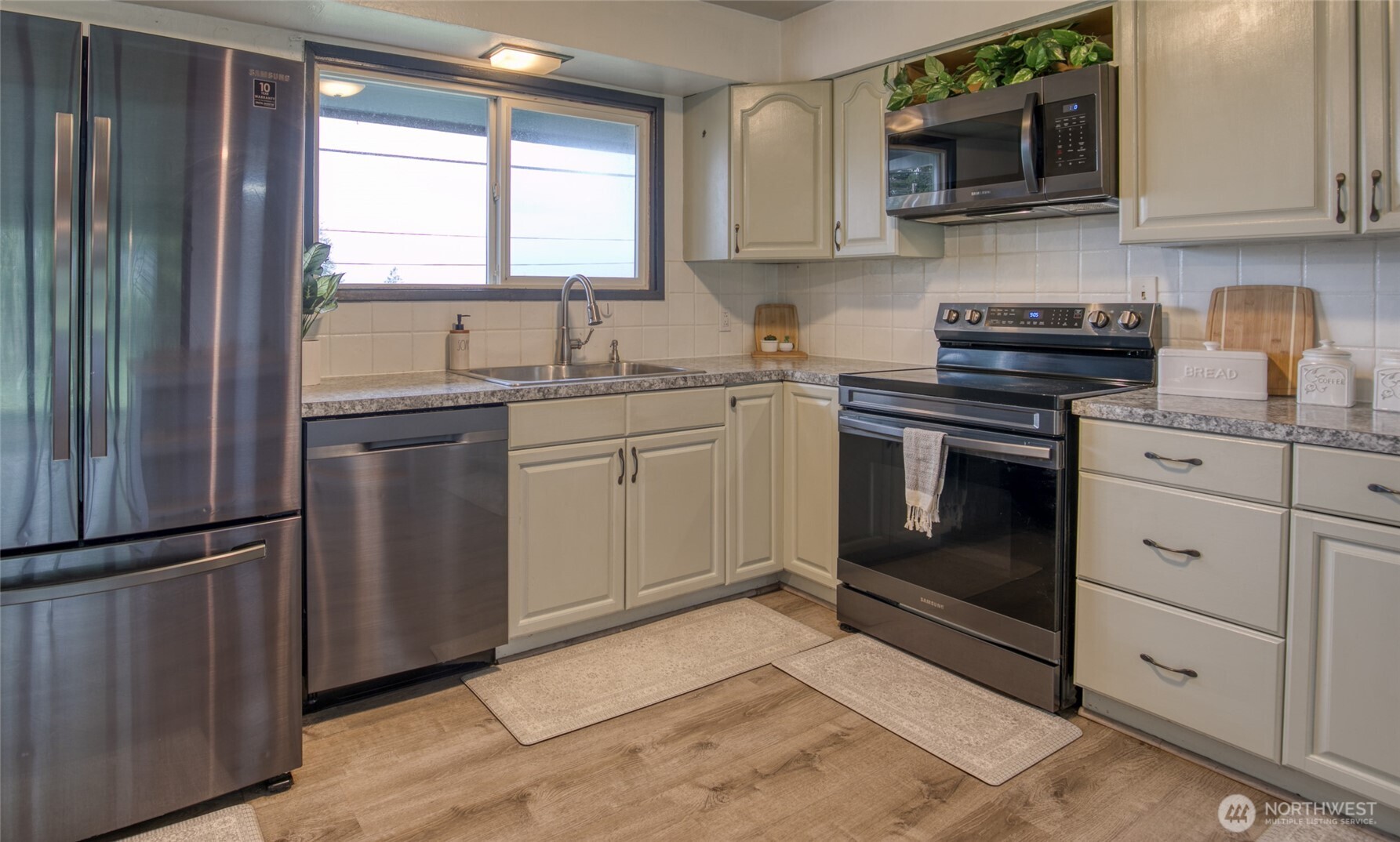 425 Beacon Hill Drive Hoquiam WA 98550