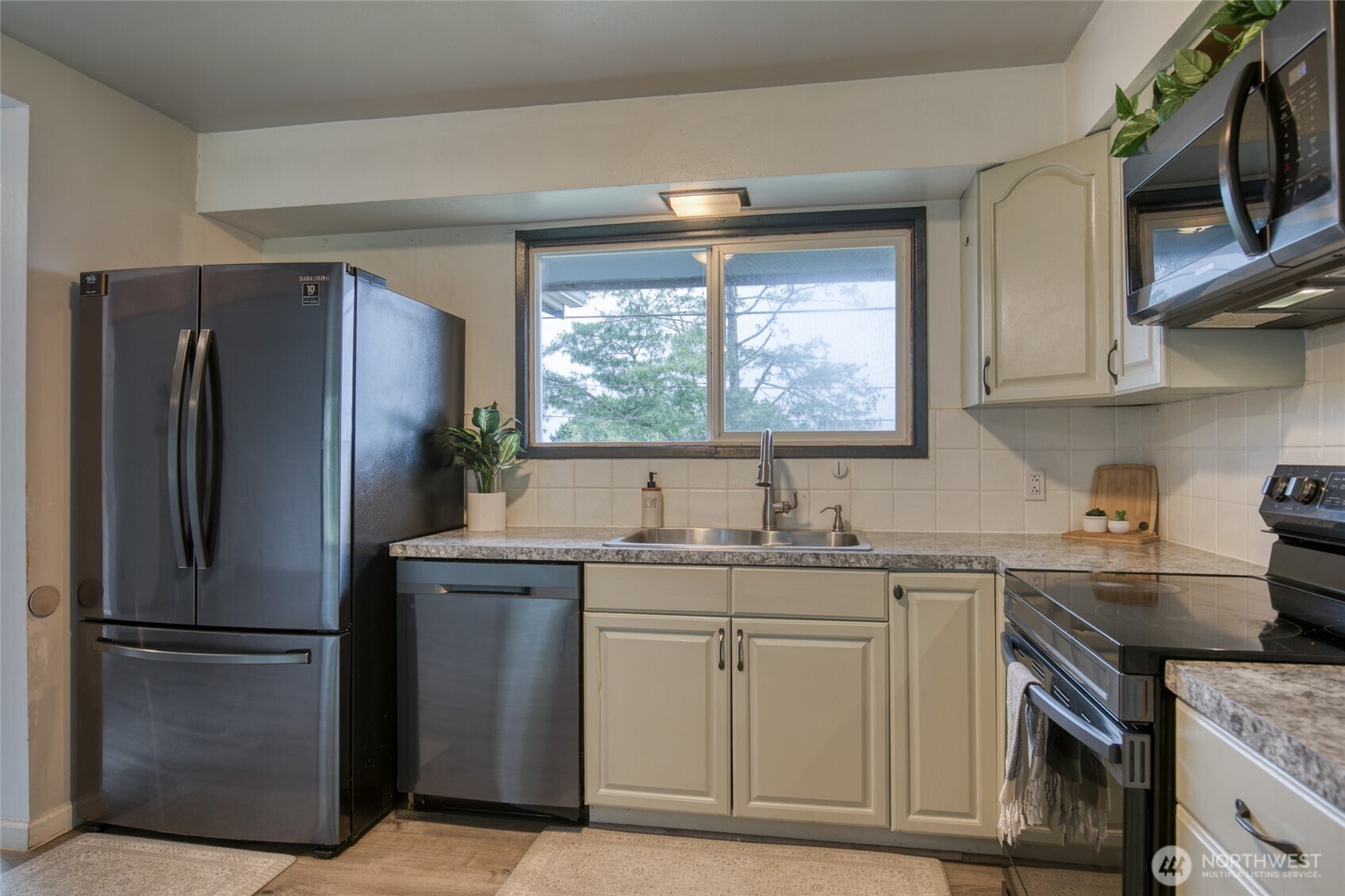 425 Beacon Hill Drive Hoquiam WA 98550
