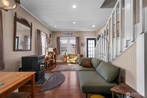 1310 44th Place Seaview WA 98644