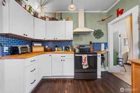 1310 44th Place Seaview WA 98644