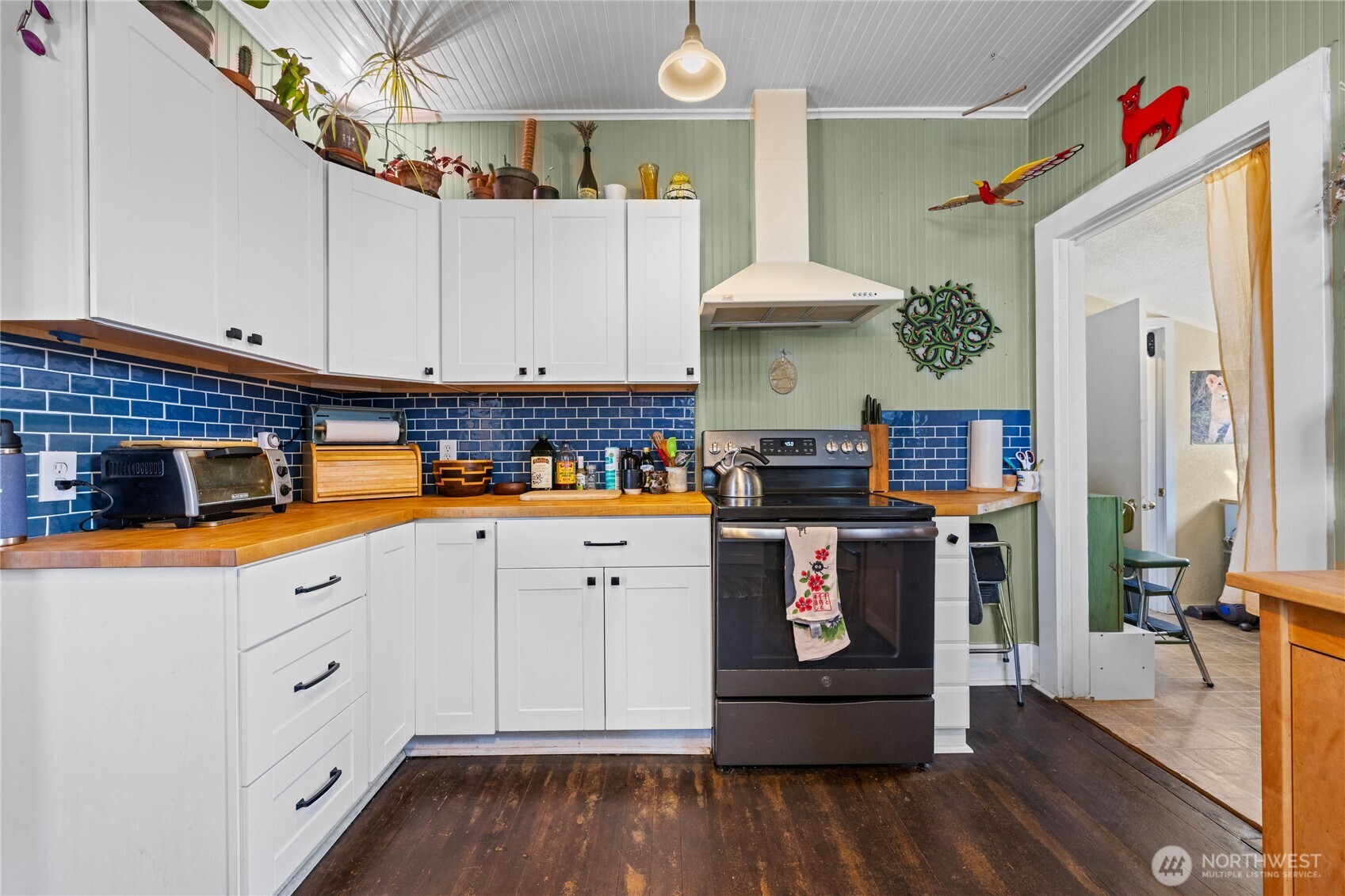 1310 44th Place Seaview WA 98644