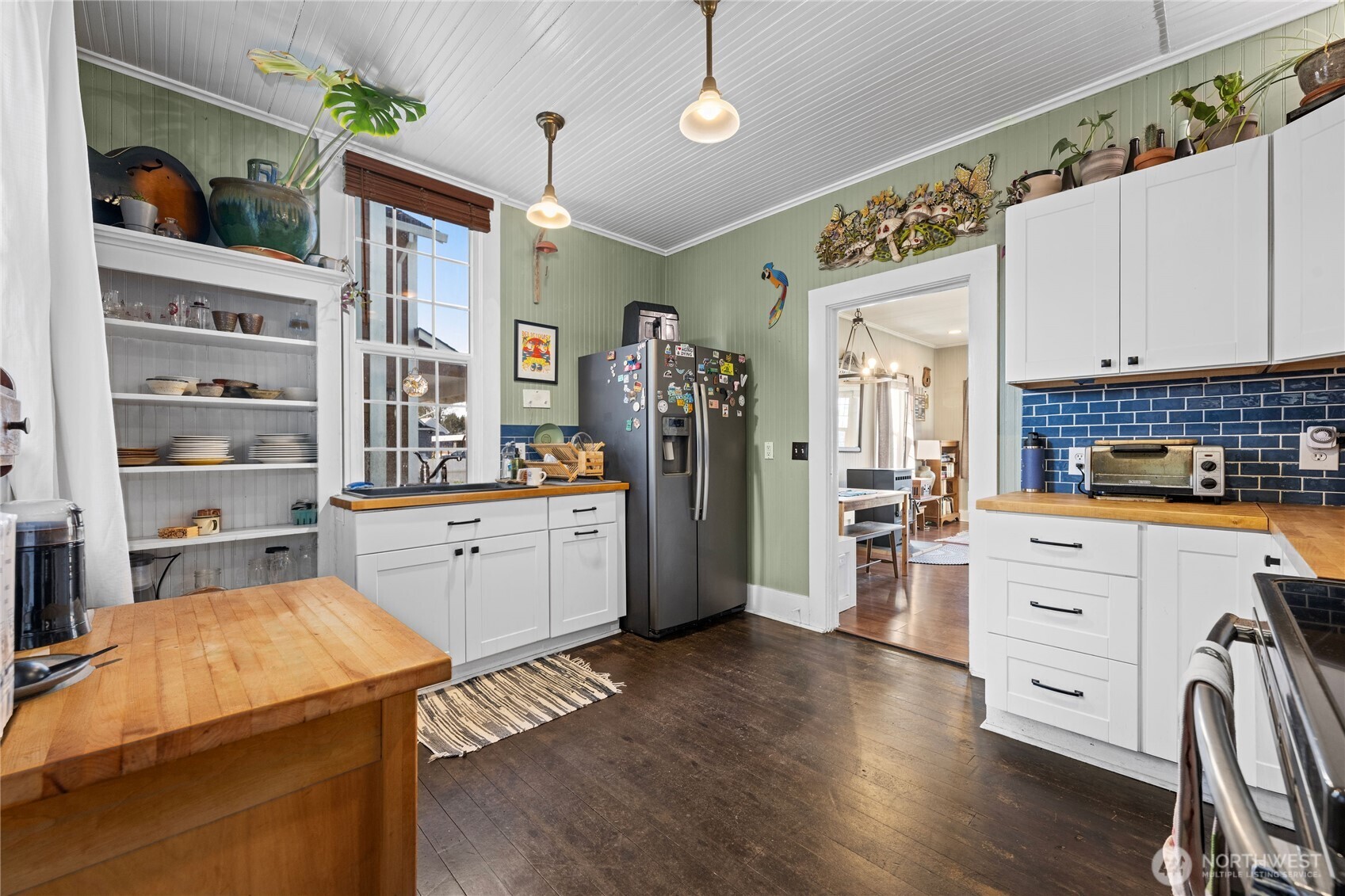 1310 44th Place Seaview WA 98644