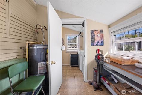 1310 44th Place Seaview WA 98644