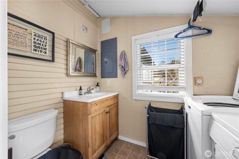 1310 44th Place Seaview WA 98644