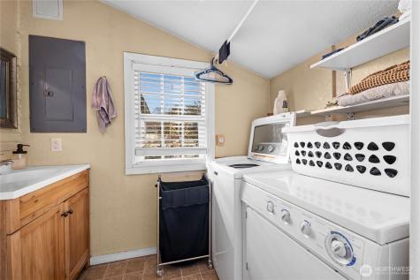 1310 44th Place Seaview WA 98644