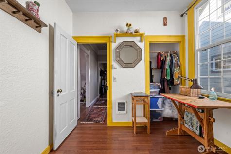 1310 44th Place Seaview WA 98644