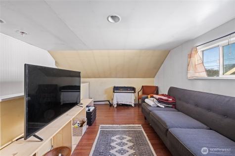 1310 44th Place Seaview WA 98644