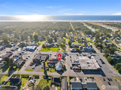 1310 44th Place Seaview WA 98644