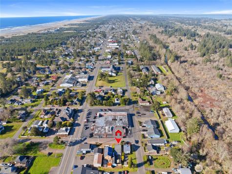 1310 44th Place Seaview WA 98644