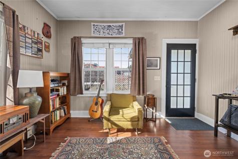1310 44th Place Seaview WA 98644