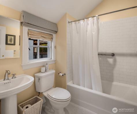1617 Federal Avenue E Seattle WA 98102