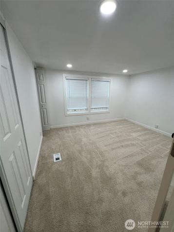 15806 54th Street Court E Sumner WA 98390