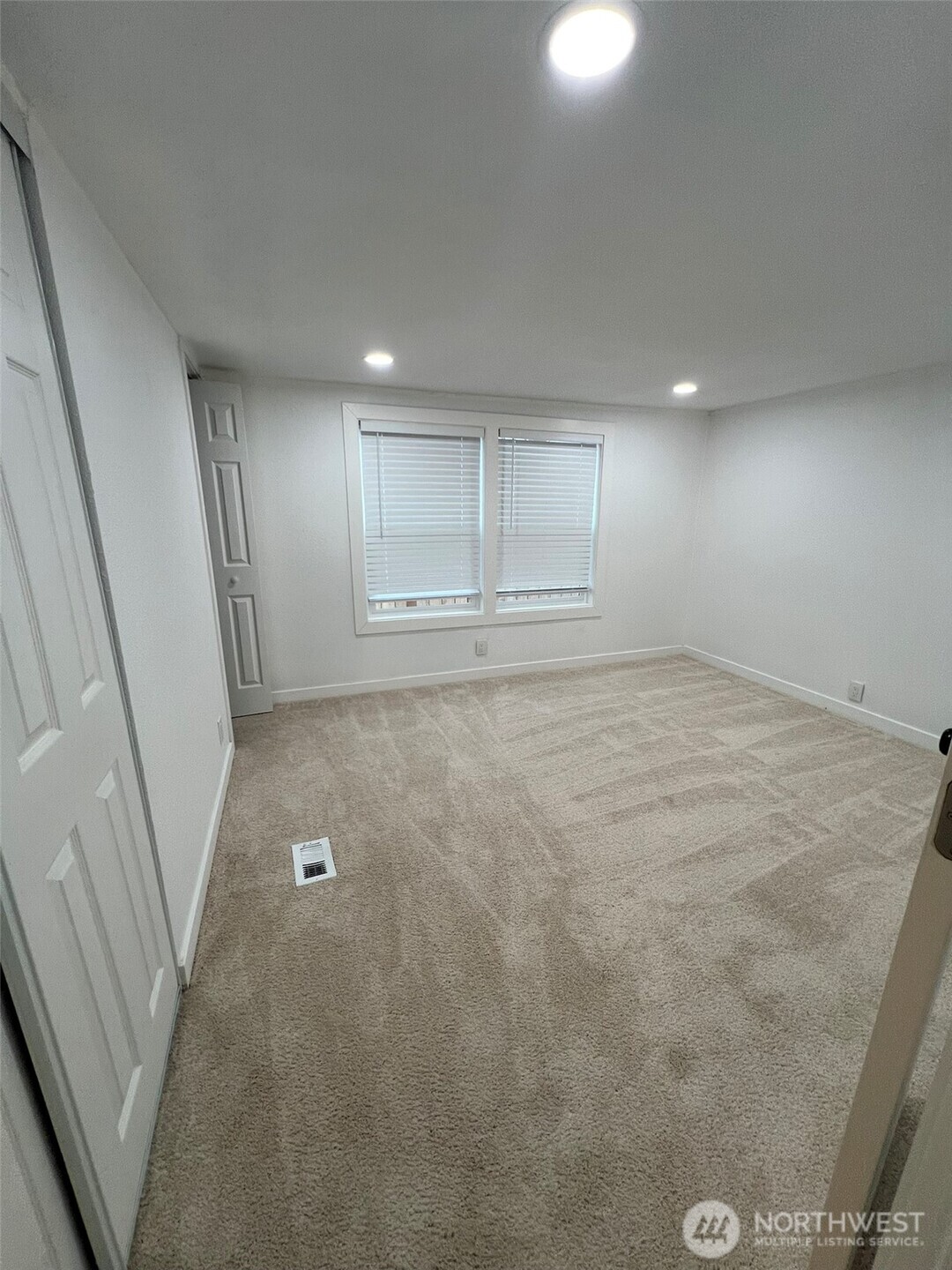 15806 54th Street Court E Sumner WA 98390