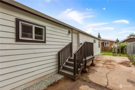 15806 54th Street Court E Sumner WA 98390