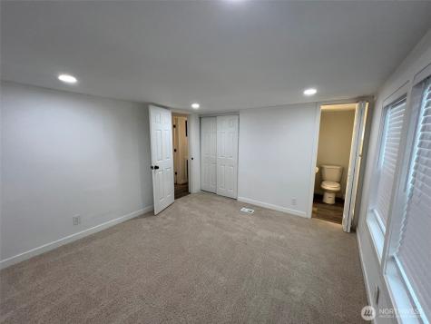 15806 54th Street Court E Sumner WA 98390