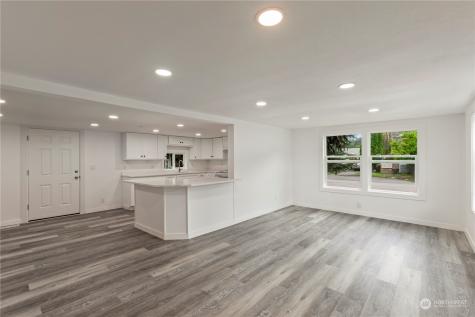 15806 54th Street Court E Sumner WA 98390