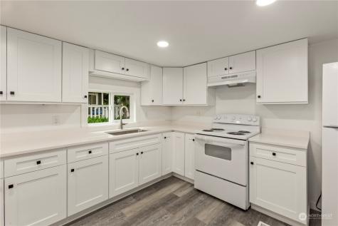 15806 54th Street Court E Sumner WA 98390
