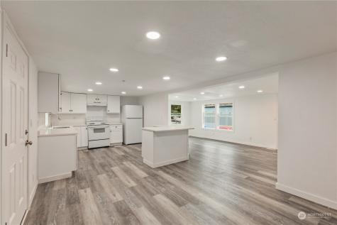 15806 54th Street Court E Sumner WA 98390