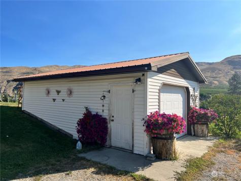 292 Sr 153 Pateros WA 98846