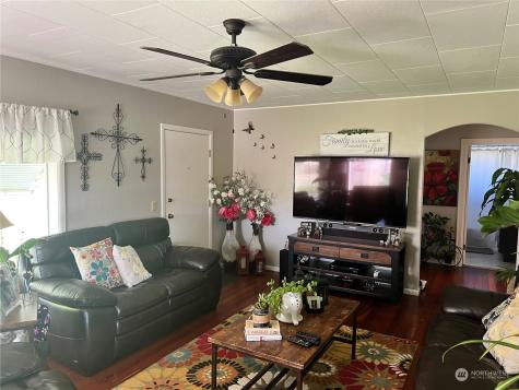 292 Sr 153 Pateros WA 98846