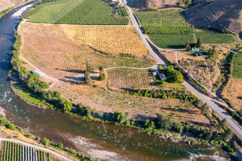292 Sr 153 Pateros WA 98846