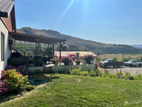 292 Sr 153 Pateros WA 98846