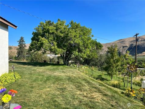 292 Sr 153 Pateros WA 98846