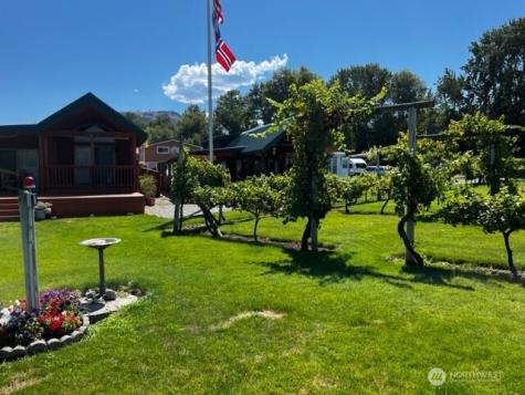 15 Oro Beach Drive Oroville WA 98844